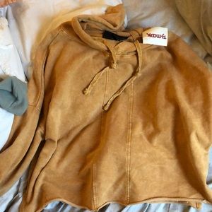 VanillaStar Cropped mustard color Sweatshirt